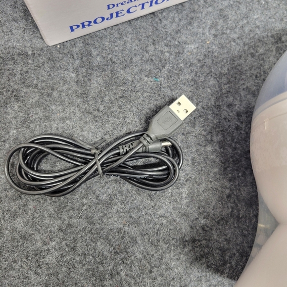 New Dream Rotating Project Lamp Cosmos Stars Color Changing Night Light Kid Room - Picture 5 of 7